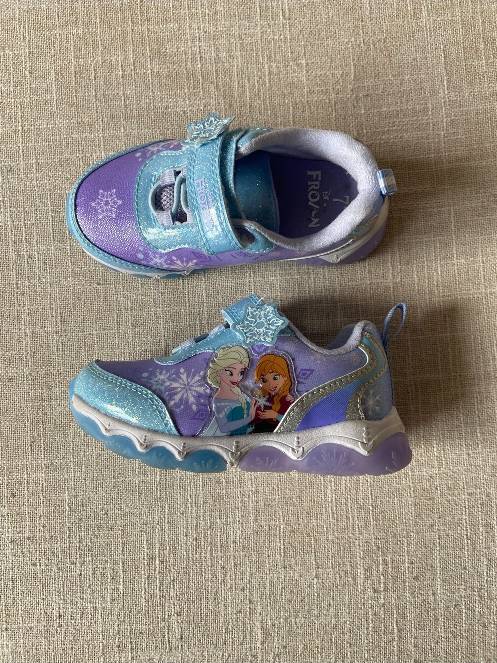 Disney Frozen Light-Up Girls' Sneakers in Blue and Purple
